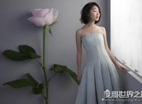 周冬雨身高实际只有156厘米，看丑小鸭如何变成白天鹅