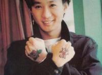 黄家驹死亡真相，因意外从两米多高舞台掉落(头部着地致死)