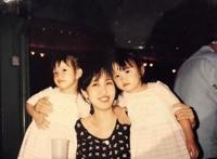 BY2童年照曝光，双胞胎姐妹越整越不像(妹妹Yumi遭渣男抛弃)