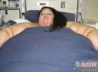世界上最胖的女人，苏珊娜·埃曼1450斤(超胖女人大合集)