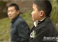 重庆僵尸男孩，形如僵尸张牙舞爪又嗜血(是一名癔症患者)