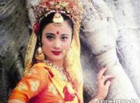 李玲玉简历，每张专辑破百万的甜歌皇后(人称最美玉兔精)