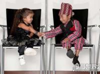 世界上最小的人，袖珍人马加尔高50厘米重4.5公斤