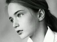 俄罗斯童模marta krylova，只有12岁的她是个气质清冷的美人