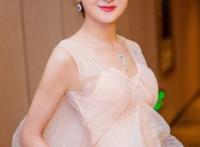 赵丽颖小学成绩单曝光，成绩优异却不完成平时作业(难怪中专毕业)