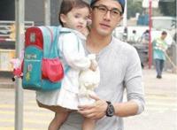 杨幂女儿小糯米正面照片曝光，一看就是亲生的(基因强大)