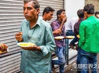 印度人为什么用手抓饭吃，他们认为用手吃饭最接近自然