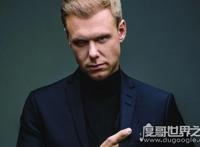 世界电音之王阿明凡布伦，5次获得《DJ MAG》百大DJ票选第一名