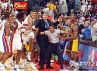 奥本山宫殿事件，关于NBA历史上规模最大群殴事件详细经过