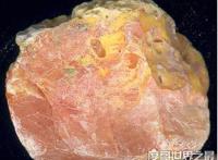 鹤顶红是什么毒药，俗称砒霜(古时候的鹤顶红是不纯的三氧化二砷)