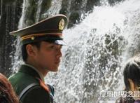 天涯论坛小白杨事件始末，帅气兵哥哥无辜躺枪(被逼退伍)