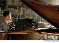 周杰伦练琴辛酸史，4岁开始妈妈拿藤条督促他每天练琴2小时