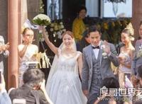 郑嘉颖陈凯琳结婚之后的同框，两人十指紧扣笑的合不拢嘴