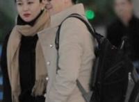 蔡国庆老婆秦娟资料照片，贤妻良母身材高挑