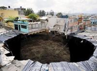 世界上最大的天坑，危地马拉天坑直径20米深达90米(风暴形成)