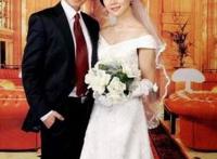 吴秀波老婆何震亚照片曝光，朴素的外表惹人心疼(图)