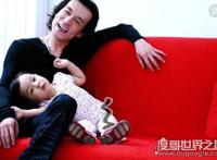 李勇16岁女儿法图麦·李近照曝光，再也没人吐槽她的长相了