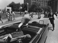 美国总统肯尼迪遇刺真相，真相成未解之谜(罕见现场照)