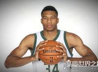 nba字母哥为什么叫字母哥，姓氏字母太长记不住(效力于雄鹿队)