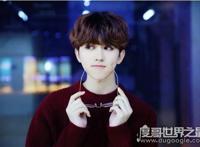 揭秘蔡徐坤的爸爸妈妈，爸爸蔡德华和妈妈徐静都是演员