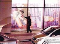 章子怡泼墨门事件真相，与女星赵欣瑜矛盾升级(被恶意报复)