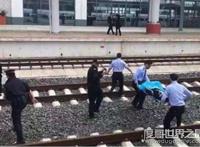 揪心！云南16岁少女遭动车压断双腿，乃自己跳下站台