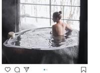 赌王千金何超莲晒美背照，性感美照遭三太怒斥表示再也不敢了