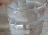 跳跳糖为什么会跳原理揭秘，童年回忆神奇的糖果