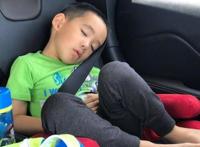 陈小春儿子正面照首度曝光，缩小版陈小春参加真人秀