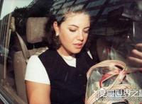 克林顿和莱温斯基性丑闻事件揭秘，总统遭弹劾被迫辞职