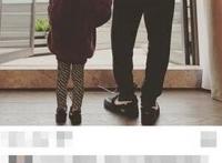 三岁小周周身高曝光，已长到杰伦腰部(起码1米以上)