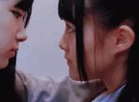 女同蕾丝边接吻