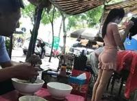 偷看美女屁股的男人