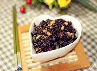 经常吃黑米饭可以帮助我们减肥