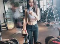 抖音网红惠子ssica被央视cctv点名，靠打赏致富引发争议，神豪“老爷”改名退网