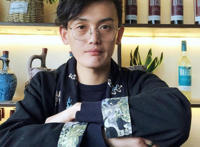 YY神豪任平生于跃破产，至雅集团融资无法兑付，员工停薪停职人去楼空