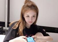 赵梦玥UU微博生活照写真 55开卢本伟女友UU近期生活图片写真