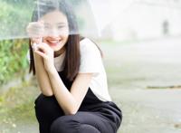 我把性感小姨子紧紧地压在身下