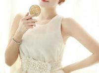 颜值爆表情商高的黄渤，另辟蹊径当“吃货盟主”占领时尚界！