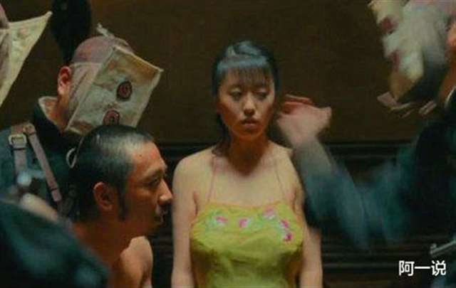 让子弹飞里有一段激情戏让人非常难忘,虽然整场镜头只有几十秒,还没