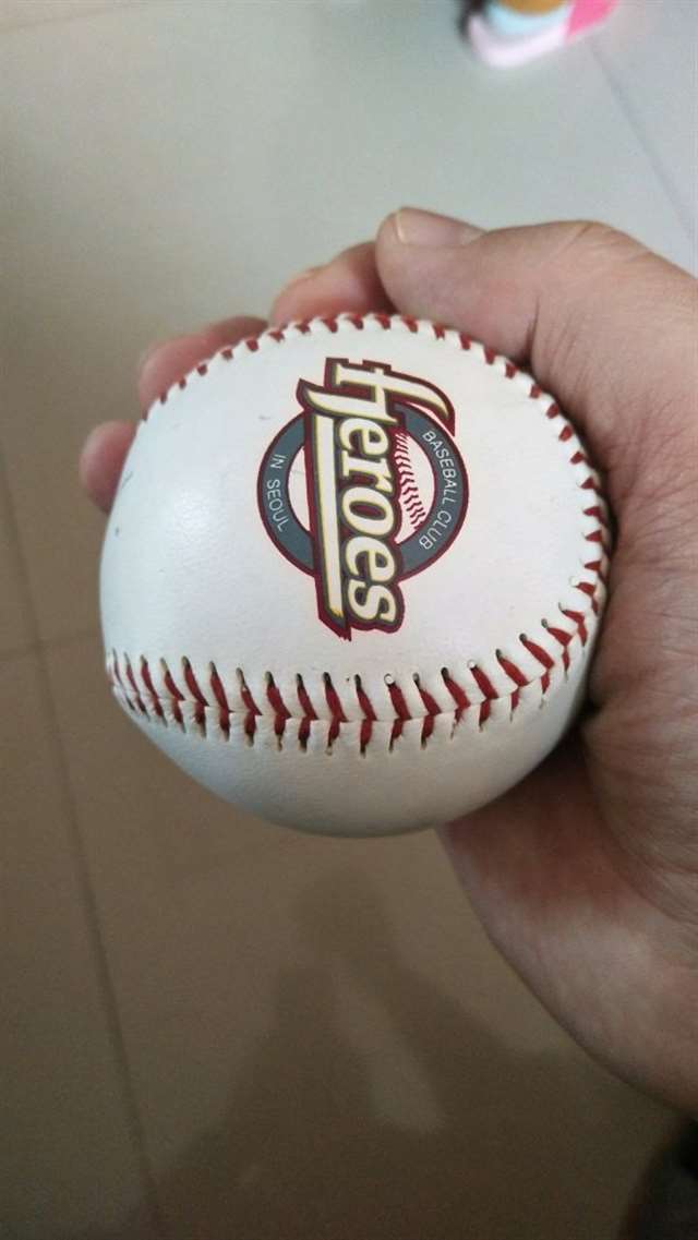 高尔夫球那么大怎么进去 关之琳的球怎么取出来