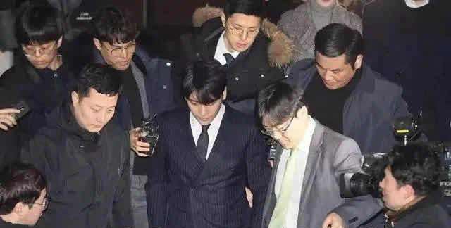 韩国女星都是财阀养的鸡 韩国艺人和财阀
