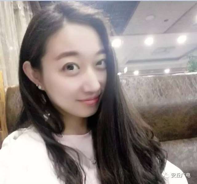 安丘这个女孩一夜之间成为网红,点击量超10万.
