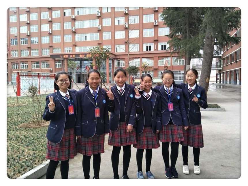 河南实验中学眼镜校服第一部