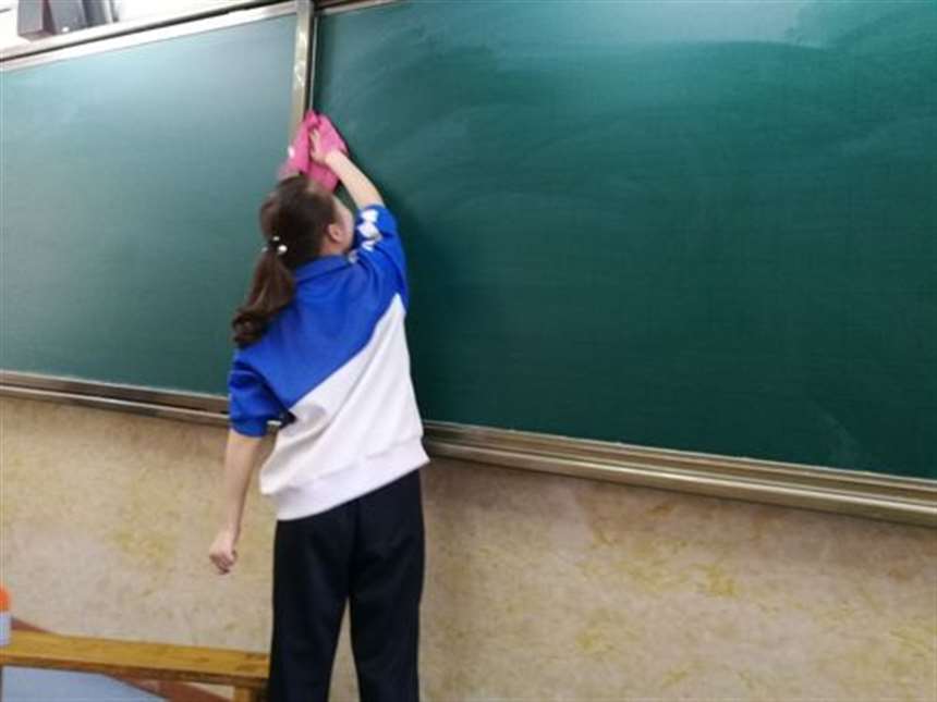 衷心祝愿我校初三学生再接再厉,再创辉煌!