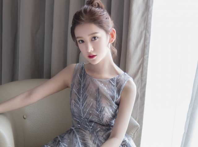 李沐宸减龄丸子头甜美可人 李沐宸个人资料