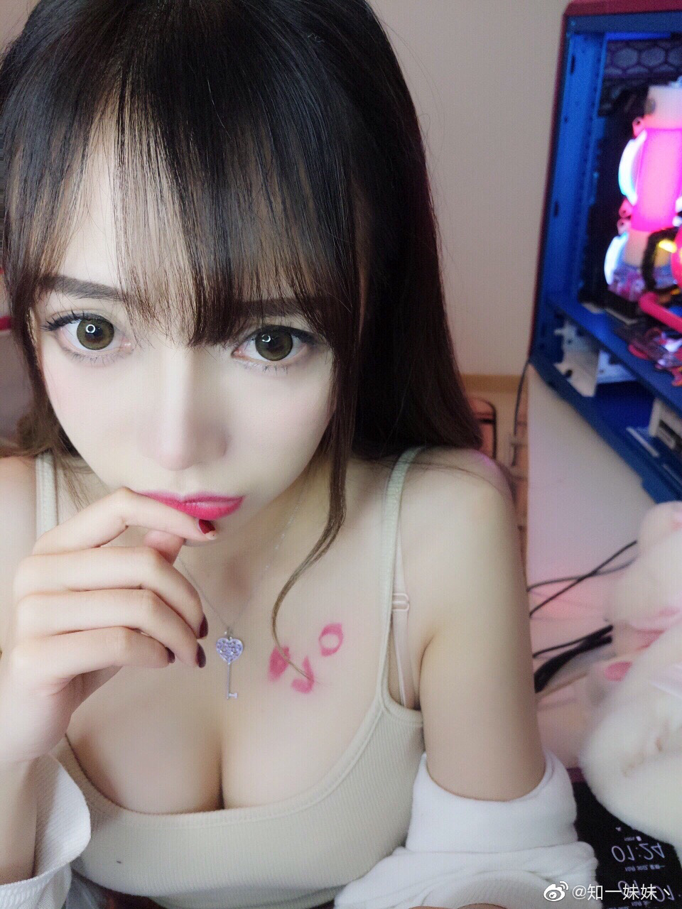 黑料不打烊最美福利姬知一妹妹写真集 汤不热知一mm是谁？