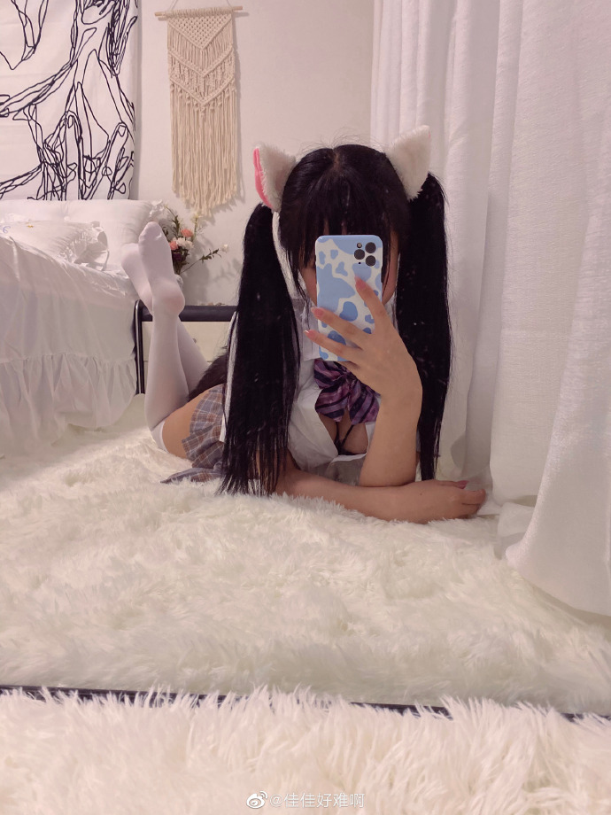 黑料不打烊@佳佳好难啊最新双马尾coser写真 