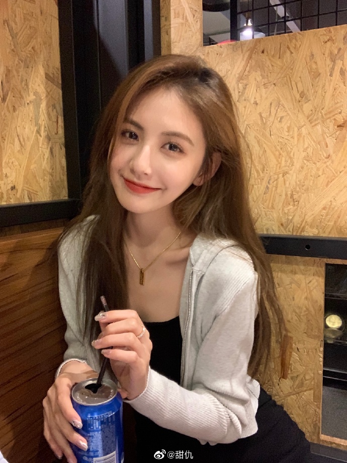 甜仇真名是什么她哪里人？仇琳琳为什么离开小镇姗姗