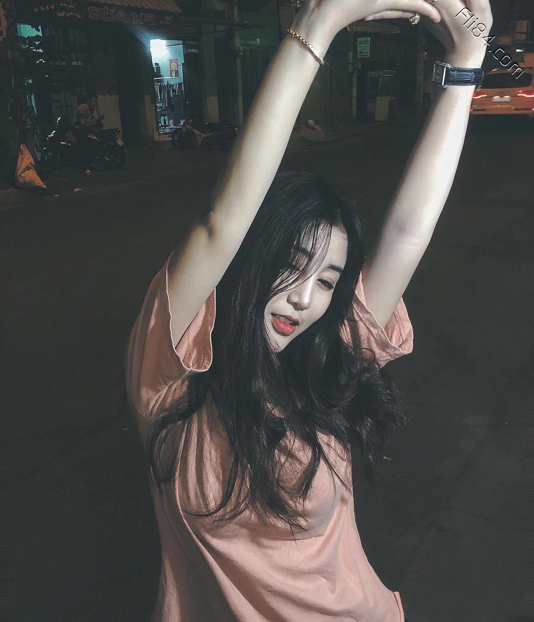 越南版沈月Vo Ngoc Tran因火辣身材爆红网络